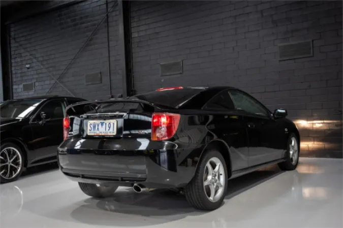 2004 TOYOTA CELICA — photo
