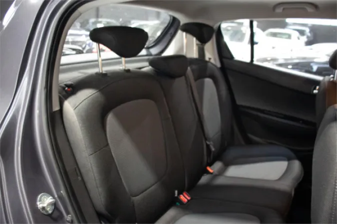 2015 HYUNDAI i20 — photo