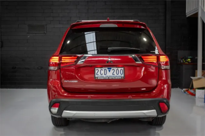 2016 MITSUBISHI OUTLANDER — photo