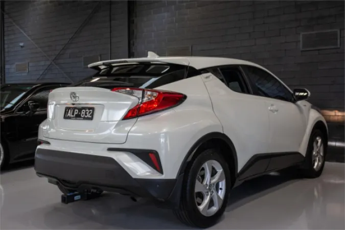 2016 TOYOTA C-HR — photo