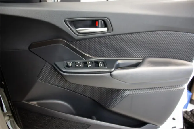 2016 TOYOTA C-HR — photo