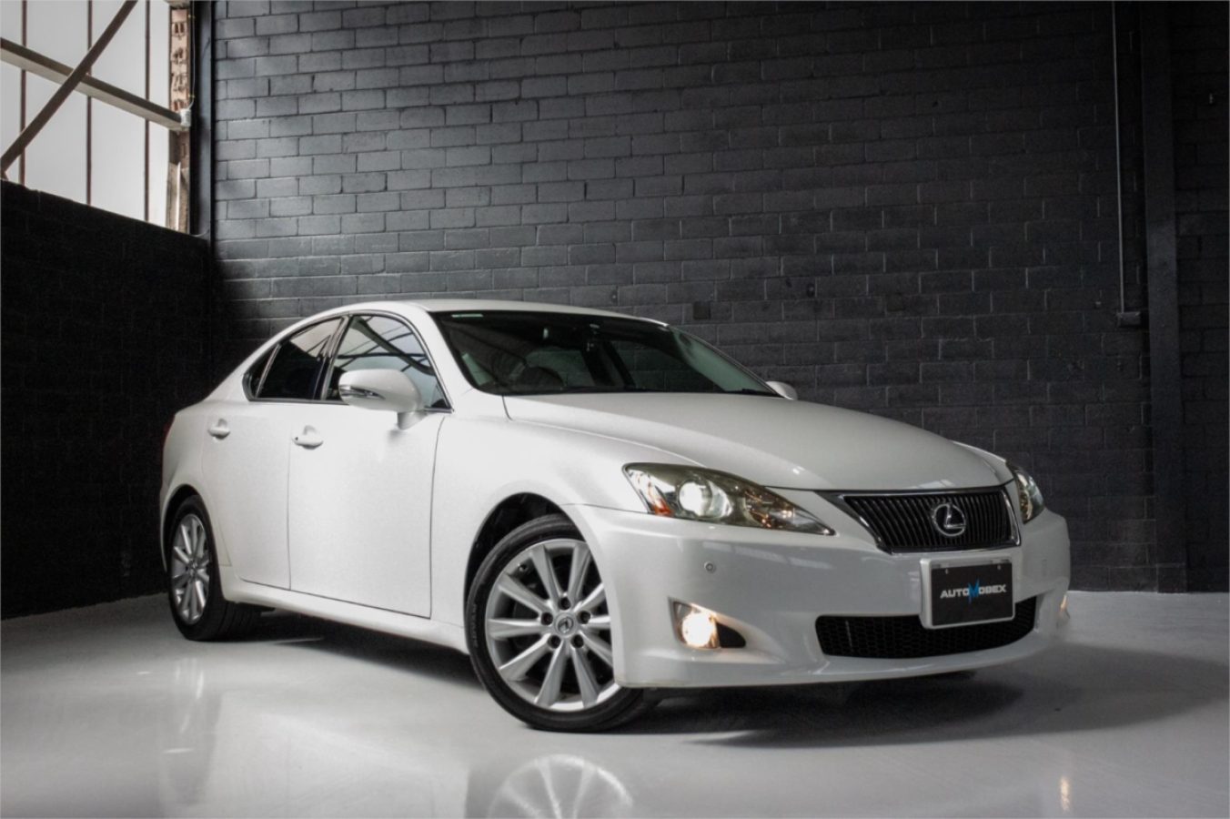 2008 LEXUS IS350 — photo