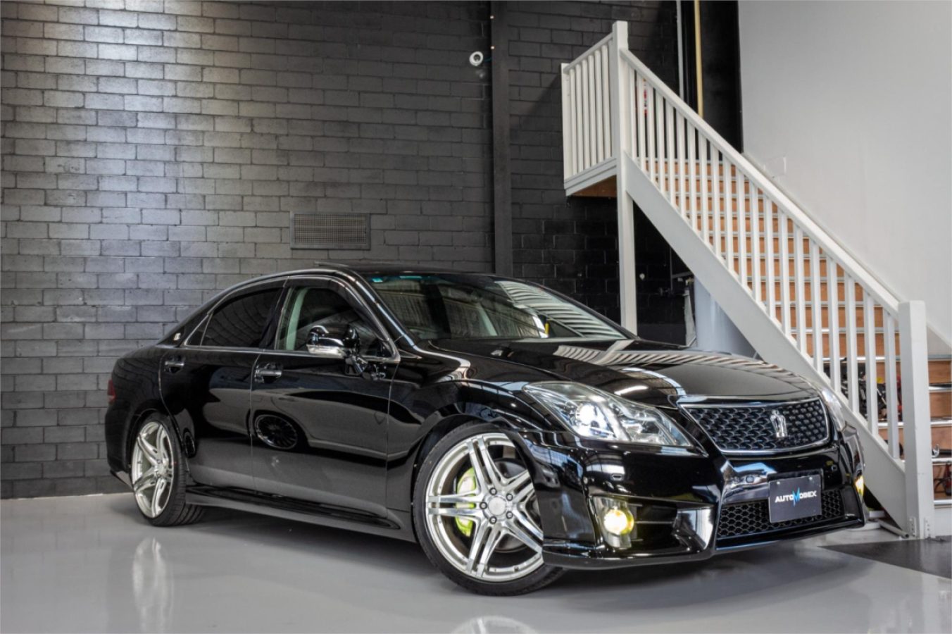2011 TOYOTA CROWN — photo