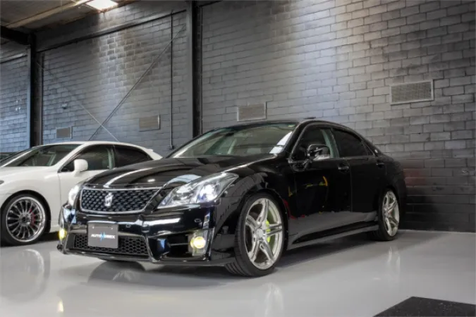 2011 TOYOTA CROWN — photo