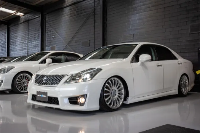 2011 TOYOTA CROWN — photo