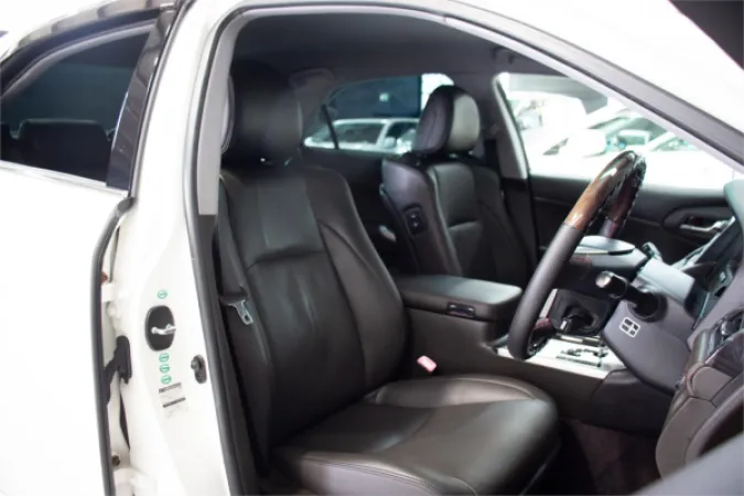 2011 TOYOTA CROWN — photo