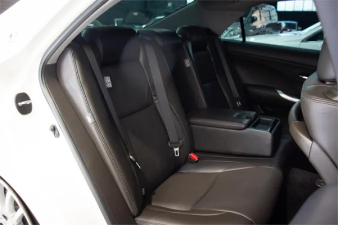 2011 TOYOTA CROWN — photo
