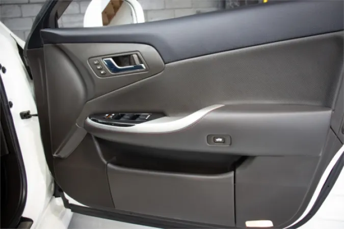 2011 TOYOTA CROWN — photo