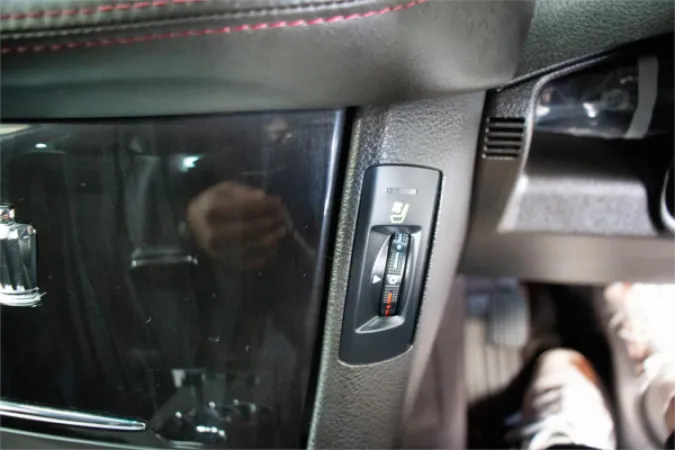 2011 TOYOTA CROWN — photo