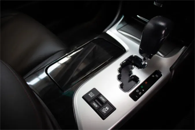 2011 TOYOTA CROWN — photo
