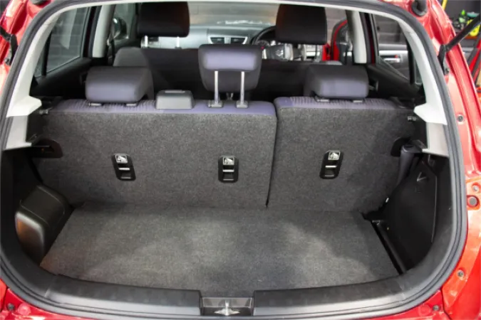 2012 SUZUKI SWIFT — photo