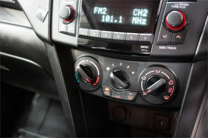 2012 SUZUKI SWIFT — photo