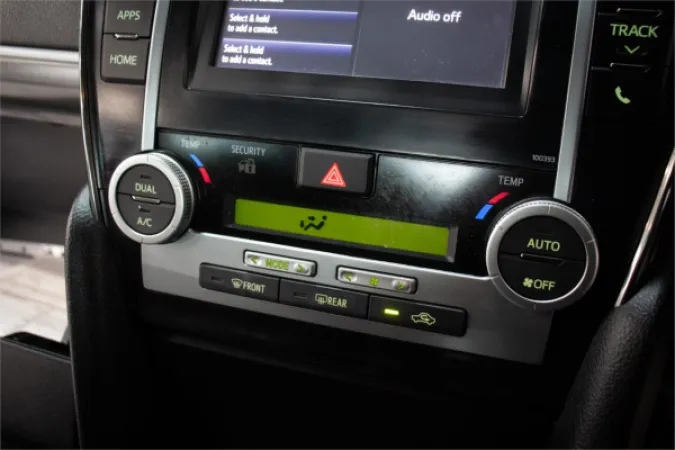 2015 TOYOTA CAMRY — photo