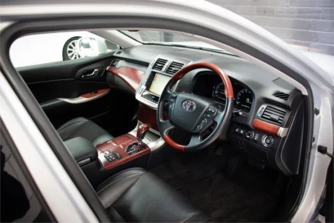 2009 TOYOTA CROWN — photo