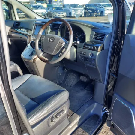2013 TOYOTA VELLFIRE — photo
