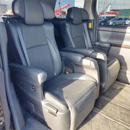 2013 TOYOTA VELLFIRE — photo