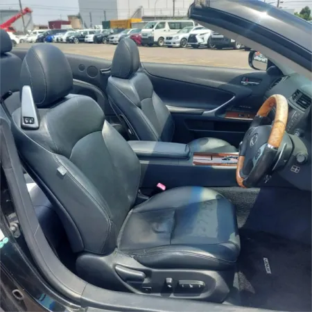 2010 LEXUS IS350C — photo