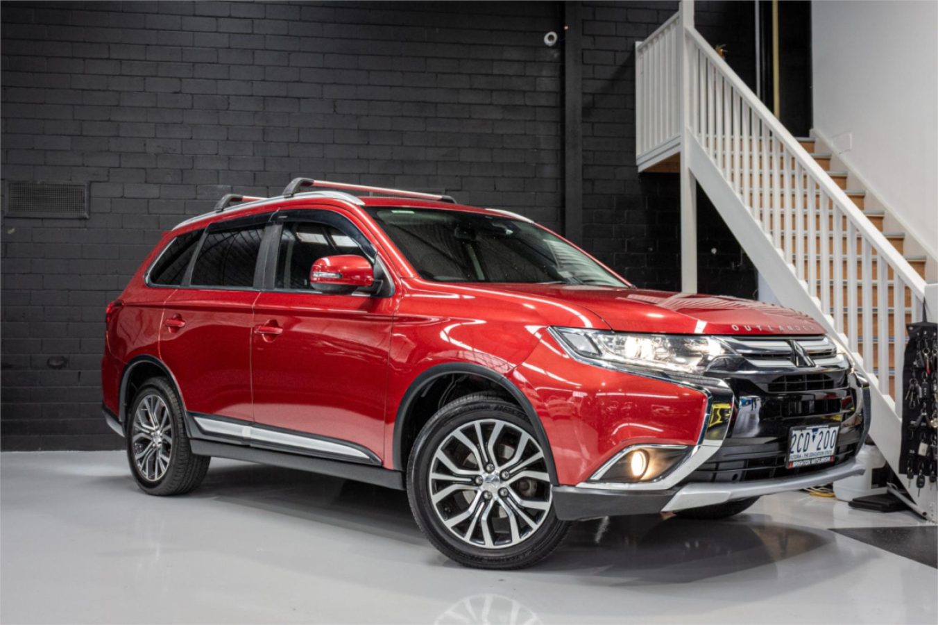 2016 MITSUBISHI OUTLANDER — photo