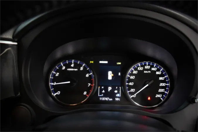 2016 MITSUBISHI OUTLANDER — photo