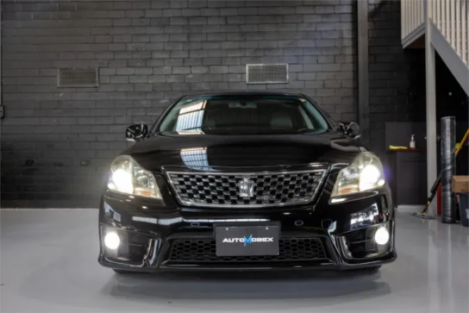 2010 TOYOTA CROWN — photo