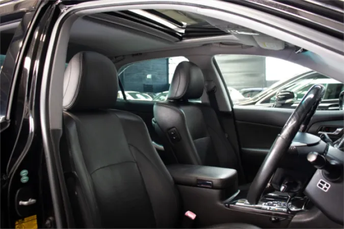 2010 TOYOTA CROWN — photo