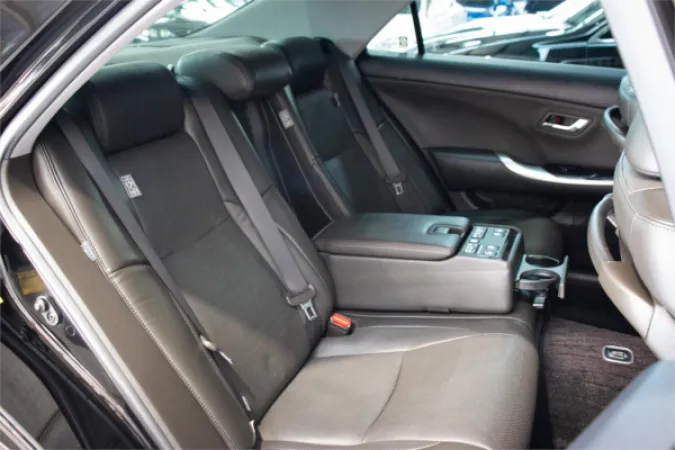 2010 TOYOTA CROWN — photo