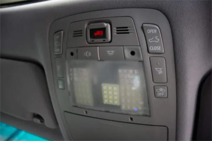 2010 TOYOTA CROWN — photo