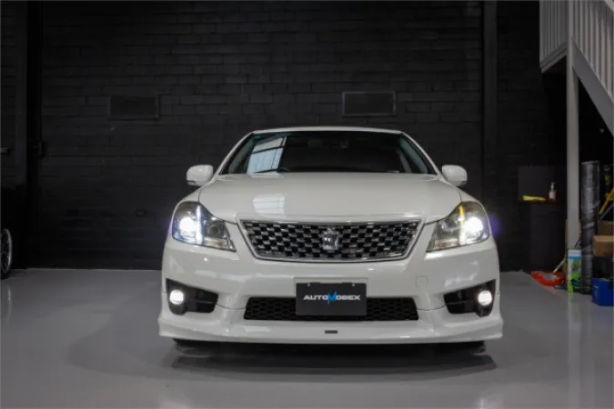 2010 TOYOTA CROWN — photo
