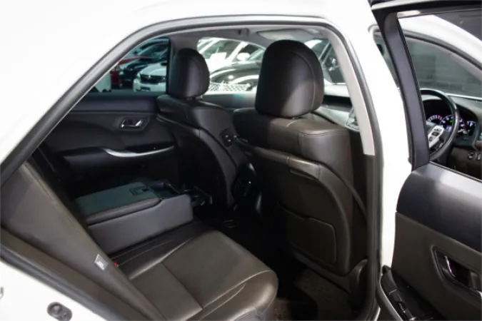 2010 TOYOTA CROWN — photo