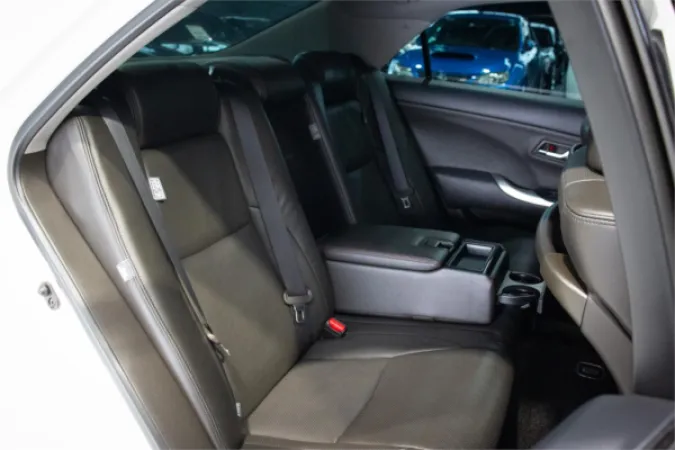 2010 TOYOTA CROWN — photo
