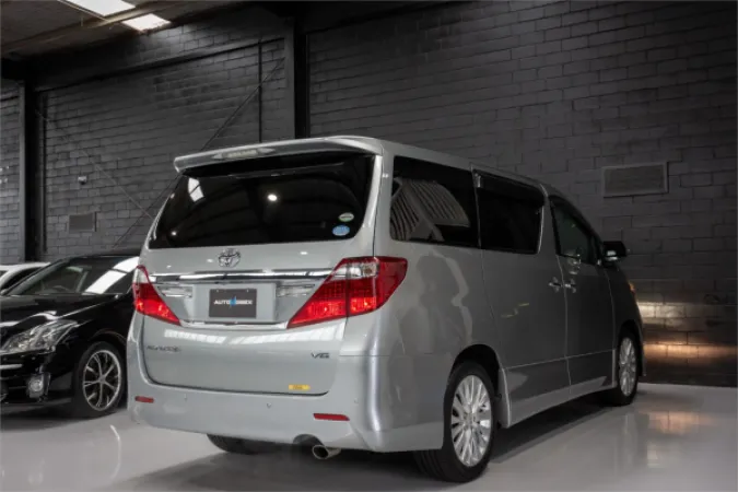 2012 TOYOTA ALPHARD — photo