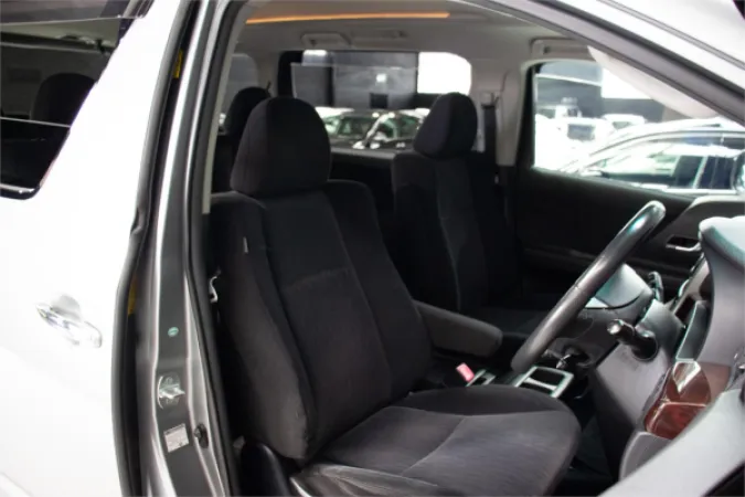 2012 TOYOTA ALPHARD — photo