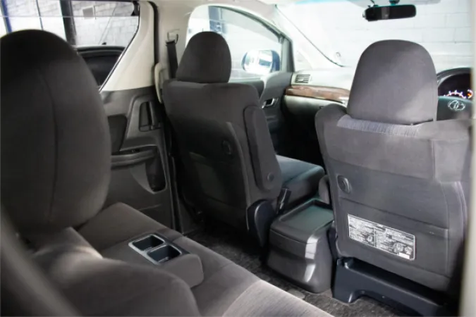 2012 TOYOTA ALPHARD — photo