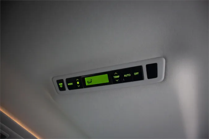 2012 TOYOTA ALPHARD — photo