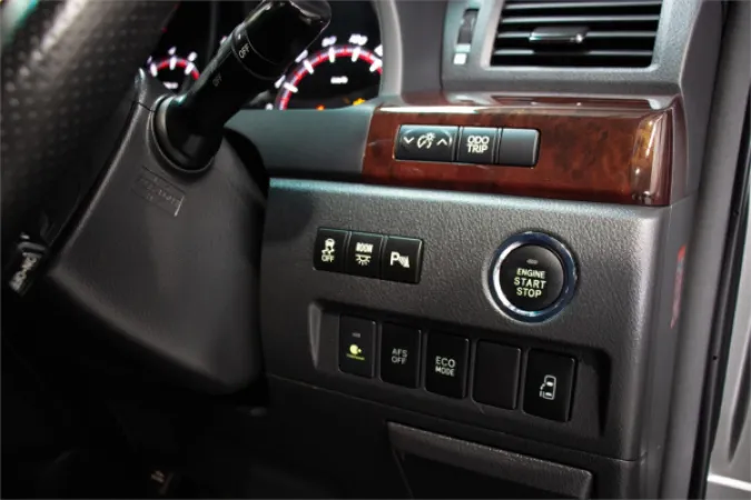 2012 TOYOTA ALPHARD — photo