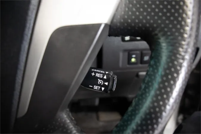 2012 TOYOTA ALPHARD — photo