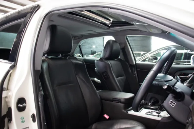2012 TOYOTA CROWN — photo