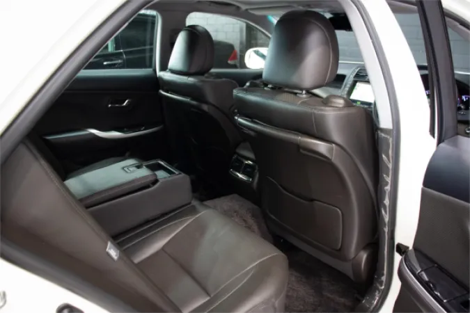 2012 TOYOTA CROWN — photo