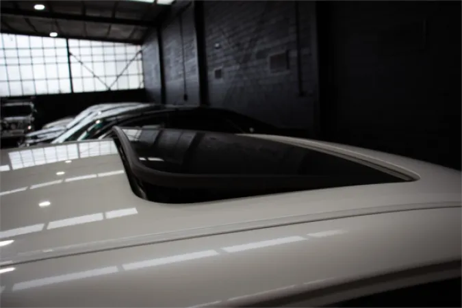 2012 TOYOTA CROWN — photo