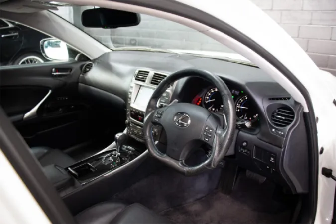 2007 LEXUS IS350 — photo
