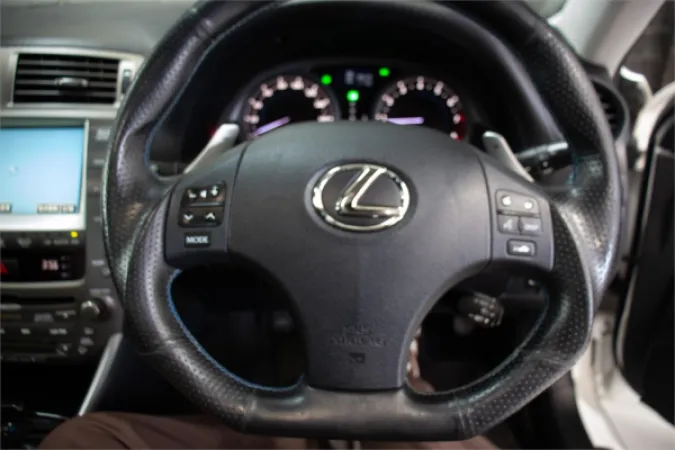 2007 LEXUS IS350 — photo