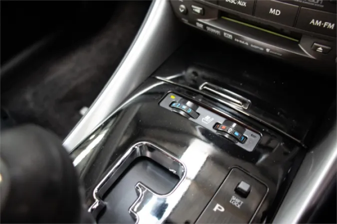 2007 LEXUS IS350 — photo