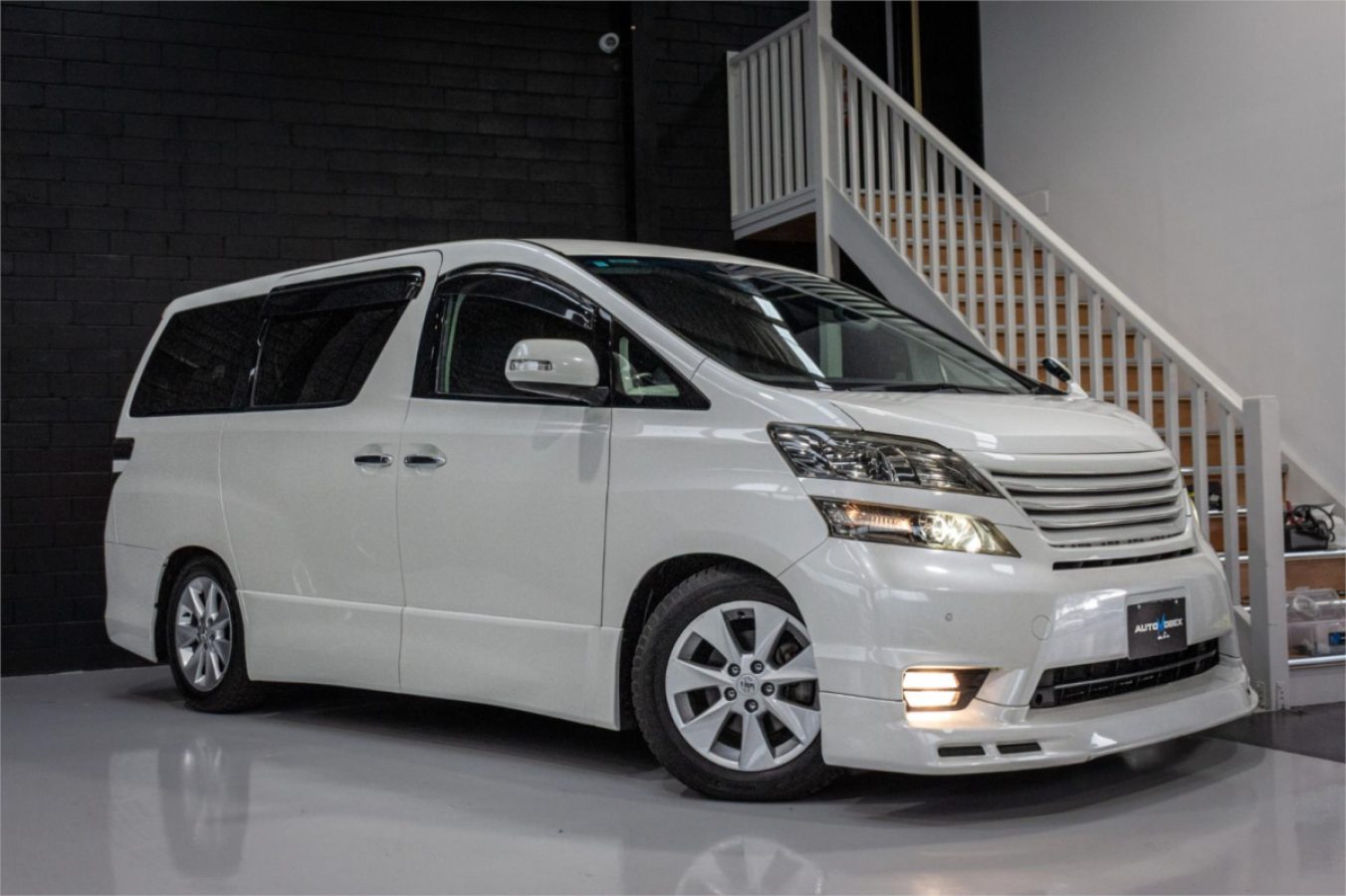 2009 TOYOTA VELLFIRE — photo