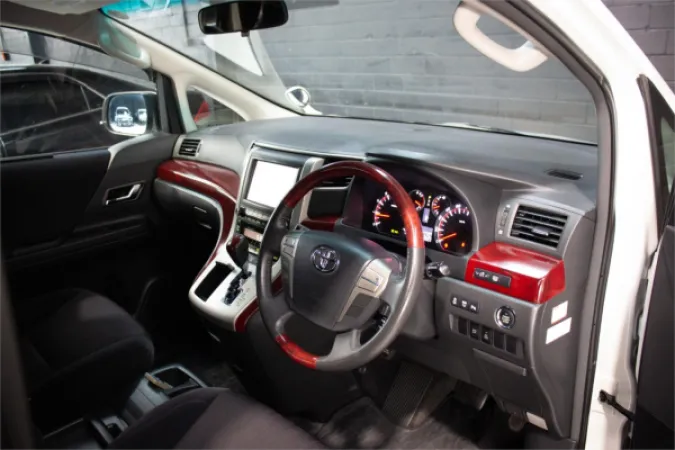 2009 TOYOTA VELLFIRE — photo