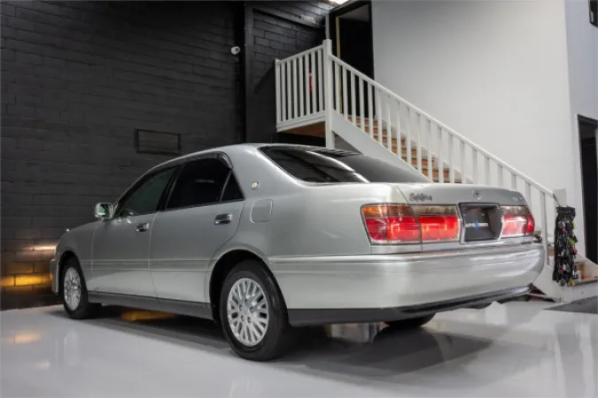 2000 TOYOTA CROWN — photo