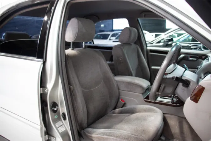 2000 TOYOTA CROWN — photo