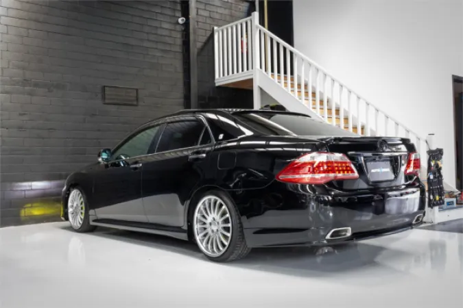 2011 TOYOTA CROWN — photo