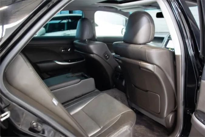 2011 TOYOTA CROWN — photo