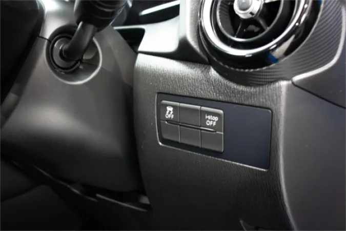 2016 MAZDA MAZDA2 — photo