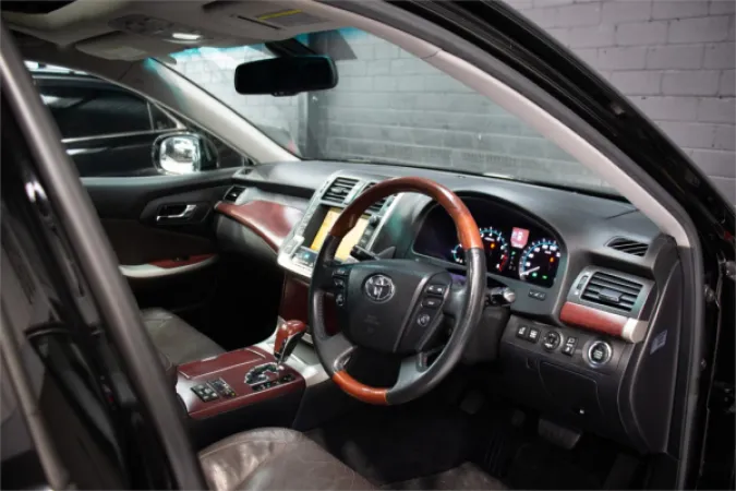 2009 TOYOTA CROWN — photo